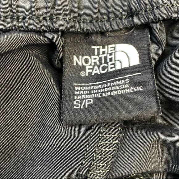 THE NORTH FACE ICONIC RAGE COLLECTION W ‘92 SHORTS - Picture 10 of 10